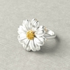 À la mode chrysanthème petite fleur de marguerite femmes anneaux sauvage petit diamant frais monture bijoux