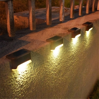 4Pcs LED Appliques murales de clôture à énergie solaire Lampe de jardin Étape Chemins Decking extérieur