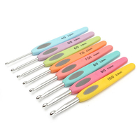 8pcs Colorful Soft Plastic Handle Crochets en aluminium Crochet Agenir tricoté Set