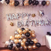 Anniversaire lettre ballon scène mise en page paquet adulte romantique hôtel fête fond mur fête danniversaire décor