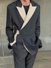 Blazer décontracté à manches longues avec ceinture en patchwork irrégulier pour hommes