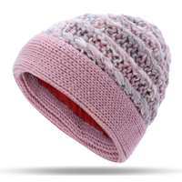 Bonnet tricoté à la main pour femmes en laine chaude