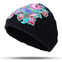 Bonnetentricotàbroderiesflorales style ethnique pour femmes