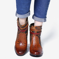Bottines à talons hauts empilés à talon haut à bout rond et à glissière à motif SOCOFY marron