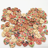 Bouton en bois de forme de coeur de 100 PCS mélangé 2 trous Boutons de couture faits à la main denfants naturels de