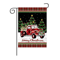 Camion rouge de joyeuses décorations de Noël avec le drapeau double face de jardin dhiver de cadeaux