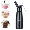 Distributeur de pâte à gâteau à desserts avec mousse à beurre noir