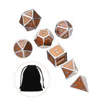 Dés polyédriques en métal antique de 7 pièces avec la couleur de cuivre de sac pour le jeu de dragons de donjons
