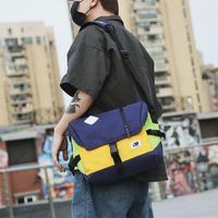 Hommes Nylon Capacité moyenne Contraste Couleur Casual Personnalité Sac décole Sac bandoulière Sac à bandoulière