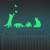 Honana DX-154 30X18CM Lueur Fluorescente Chat Joué Avec Papillon Wall Sticker Home Chambre Décor
