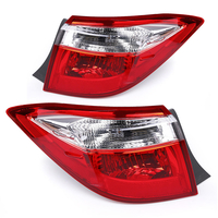 Lampe de frein de feu arrière gauche / droite de voiture sans ampoule rouge pour Toyota Corolla 2014-2016