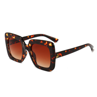 Lunettes de soleil carrées rayées Colorful pour femmes,  non polarisées