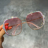 Lunettes de soleil diamantées à la mode pour femmes
