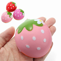 Squishy Half Strawberry 7cm Soft Slow Rising Fruit Collection Jouets Décoratifs