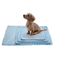 Summer Ice Pad Pet Dog Kitty Refroidissement Lit pour animaux de compagnie Ice Pad Coussin Pet Soft Safety Pad refroidis