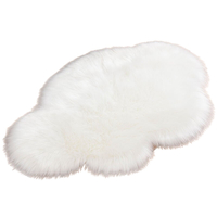 Tapis de forme de nuage blanc cheveux ressemblant à de la laine tapis de sol de style moderne simple pour la décoration