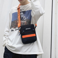 Unisexe Nylon Mini Mode Casual Outdoor Hip-hop Crossbody Bag Sac à bandoulière