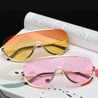 Women UV400 Lunettes de soleil Oversized Colorful Lens Metal Frame Lunettes de soleil