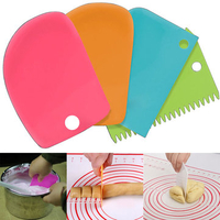 3pcs Colorful Scraper Cream Plastic Scraper Cake Cutters Environmentally Durable