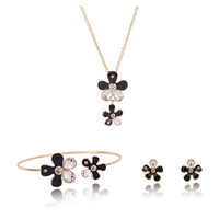 Black White Crystal Flower Shaped Pendant Necklace Earrings Jewelry Set