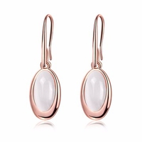 Simple Luxury Earrings with Alloy Oval Pearl Earrings for Women