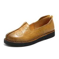 SOCOFY Retro Handmade Pattern Slip On Leather Flat Shoes