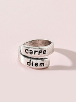 Bague Rétro Lettre Gravée Enveloppée