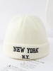 Bonnet avec Broderie Inscription New York