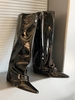 Bottes Plié Design à Talon Compensé en Cuir Verni