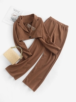 Ensemble de Pantalon Droit Matelassé à Une Epaule avec Un Bouton S Café