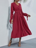 Robe Mi-Longue Plissée Ceinturée à Manches Fendues M Rouge foncé