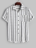 ZAFUL Chemise à Imprimé Géométrique Ethnique avec Poche en Avant Design à Manches Courtes S Blanc