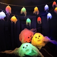 16FT Halloween Skull String Lights 20 LEDs Ghost Skeleton Lights Alimenté par batterie Spooky Skull Hanging Light Garden Décoratif Lumières colorées pour Halloween Party Bar Décoration extérieure