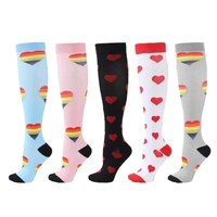 4 paires de chaussettes de compression pour hommes et femmes Chaussettes de sport professionnelles Bas de sport Fitness en plein air Chaussettes respirantes à séchage rapide Soutien de la pression du mollet pour la course de marathon Cyclisme