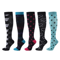 4 paires de chaussettes de compression pour hommes et femmes Chaussettes de sport professionnelles Bas de sport Fitness en plein air Chaussettes respirantes à séchage rapide Soutien de la pression du mollet pour la course de marathon Cyclisme