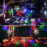 4W 4LED Moving Dynamic Snowflake Film projecteur de lumière avec le motif de base Replaceable Décoration Garden Lawn Festival de lampe Spotlight pour le mariage de Noël Xmas Party