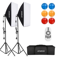 Andoer Studio Photography Softbox RGB LED Light Kit comprenant 20 * 28 pouces Softbox * 2 / 5500K 35W LED Light * 2 / Filtres de couleur * 6 (rouge / jaune / bleu) / 2M Light Stand * 2 / Télécommande sans fil * 1 / Sac de transport * 1 pour la prise de 