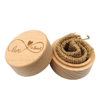 Boîte à bagues de mariage en bois de hêtre rond