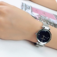 Ciel étoilé Bling montre-bracelet analogique bracelet à quartz montre bande de maille magnétique pour les dames