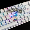 Clavier de rétroéclairage RGB Magic-Refiner MK14 68 touches Panneau métallique Clavier de jeu à touche N inverseur Interrupteur bleu Claviers flottants 18 Effets de lumière Blanc