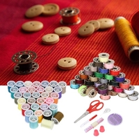 Couleurs mixtes 32 bobines de fil + 32 bobines de fil Accessoires de couture Kit de fournitures avec ruban à mesurer Aiguilles de couture Aiguilles de rangement pour Brother Janome Singer