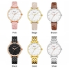 CURREN 9046 Quartz Femmes Montre-Bracelet Sculpté Fleur Brodé Montre Style pour Dames Montres Femmes avec Leatherette PU Bracelet En Acier Inoxydable Bande Accessoires Portables Imperméables