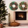 Guirlande de Noël à LED avec guirlande lumineuse Pommes de pin Fruits rouges 16 pouces Joyeux Noël Guirlande suspendue Guirlande artificielle pour porte d