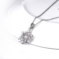 JURE mode S925 pendentif en argent sterling Rotatif zircon étincelle Pendentif en forme de flocon de neige Collier 18 pouces