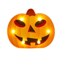LED Skull Bone Design Night Light Bureau à côté de la lampe 2 * piles AA Alimentées (piles non fournies) Blanc chaud pour Halloween Festival Décoration de fête à la maison Thème déco Restaurant Cadeau Cadeau