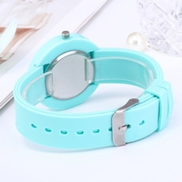 Mode féminine montre-bracelet simple montre-bracelet à quartz en alliage bande de gel de silice