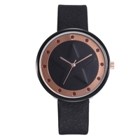 Montre à cinq branches avec motif en étoile pour femmes