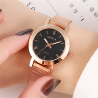 Montre à quartz avec chiffres en chiffres romains pour femmes