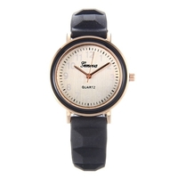 Montre-bracelet de quartz de montre de femmes de quartz Montre-bracelet femelle occasionnelle