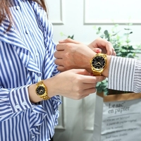 Montres Couple CHENXI Montre-Bracelet Analogique à Quartz pour Couple Montre en Or avec Bande en Acier Inoxydable Pointeur Lumineux 3ATM Ensemble Amoureux Étanche Type Hommes